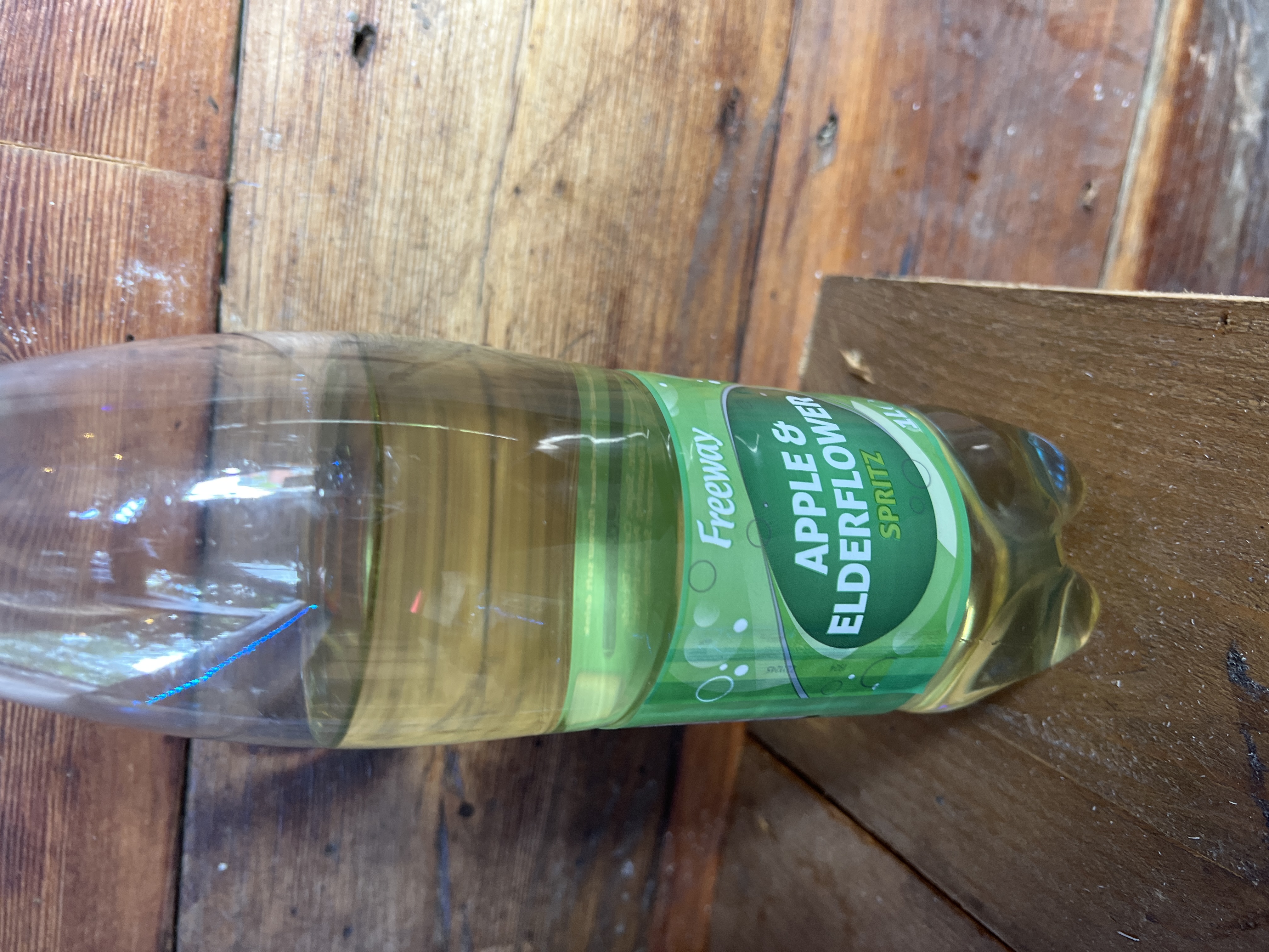 Apple and Elderflower Spritz